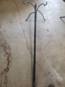 lot 74 image: 4 Hook shepherds hook, all metal