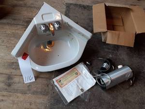 lot 116 image: Sink & Water Filter