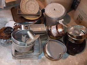 lot 123 image: Huge Lot of Kitchen Items (Bread Pans, Cake Pans, Serving Platters, Ashtrays & More)
