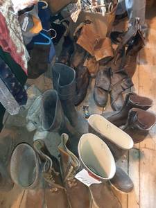 lot 142 image: Boots & Shoes See Photos