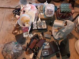 lot 143 image: Random Lot of BathHealth & Beauty Items