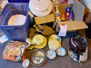 lot 202 image: Kitchen Lot- Dishes, Knife Block with Knives, Eectronics, Cleaners & More See Photos