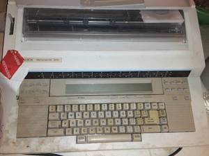 lot 205 image: Vintage Xerox Memorywriter 6020 Electronic Typewriter