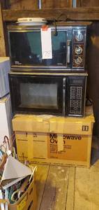 lot 178 image: (2) Microwaves Works
