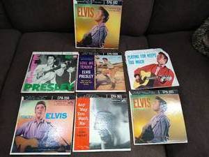 lot 20 image: Lot of 45s Records - Several Elvis