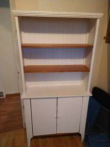 lot 24 image: Wooden Shelf
