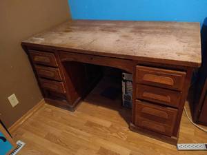lot 25 image: Antique Wooden Desk