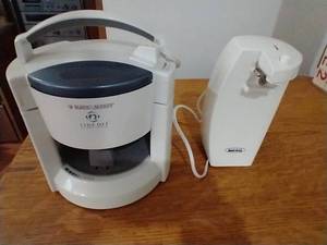 lot 44 image: Electric CanJar Openers