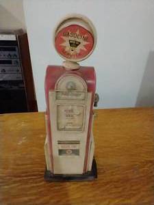 lot 56 image: Retro Gas Pump Bank