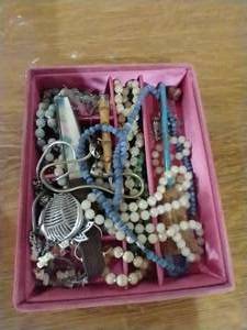 lot 62 image: Vintage Cloth Box and Jewelry