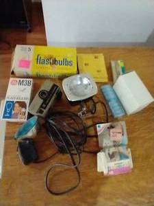 lot 63 image: Vintage Camera Flashbulbs & Accessories