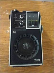 lot 68 image: Vintage Sharp Z-1000 Radio