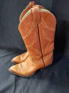 lot 81 image: Cowboy Boots