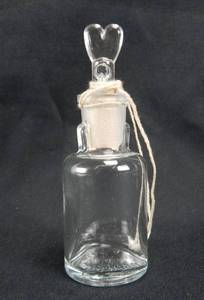 lot 210 image: Set of 6 Vintage Mercer Glass Works 30 ML Clear Glass Dropping Bottles With Unique Stopper