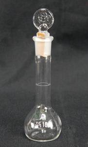 lot 216 image: Set of 4 Vintage Mercer Glass Works Merco 10 ML Pyrex Glass Volumetric Flasks With No. 9 Stoppers