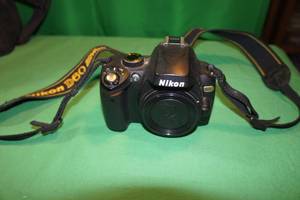 Nikon Digital Camera D60 Gold Edition, AF-S DX Zoom-Nikkor Lens, Cables, Strap, Camera Bag