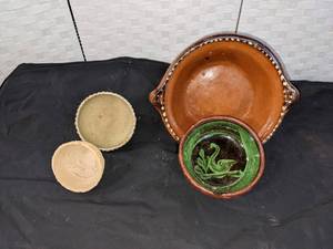 4 Vintage Decorative Pottery Bowls