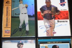 lot 20 image: Minnesota Twins Outfielder In Person Autograph Lot  4 Autographs