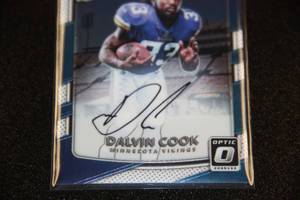 lot 28 image: 2017 Donruss Optic Dalvin Cook Autographed Card #193 119150