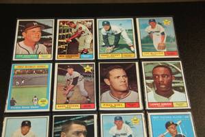 lot 70 image: 1961 Topps Baseball Card Lot  15 Cards