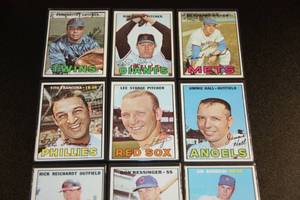 lot 75 image: 1967 Topps Baseball Card Lot  10 Cards