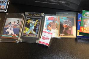 lot 81 image: Mixed Sports Cards and Collectibles Lot