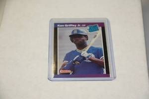 lot 82 image: Large Mixed Sports Card Lot
