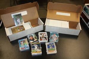 lot 97 image: 1993 Upper Deck Baseball Complete Set w Bonus