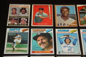 lot 119 image: 1960s & 1970s Baseball Card Lot  17 Cards