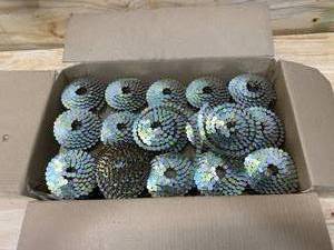 lot 26 image: Coil Roofing Nails 1 14 X .120