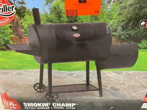 lot 86 image: CHAR-GRILLER Smokin Champ Charcoal Offset Smoker in Black (missing legs)
