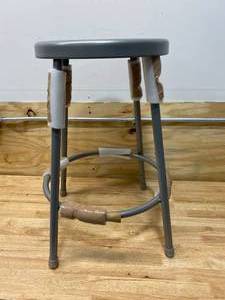 lot 115 image: Metal Stool