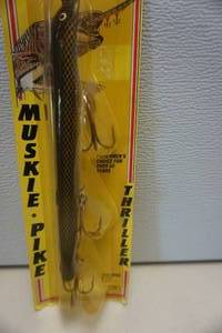 lot 195 image: Suick Brand Thriller Big Muskie Northern Pike Lure