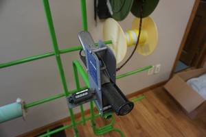lot 7 image: 8 Station Retail Rope Display Distribution Rack With Cordage Length Meter
