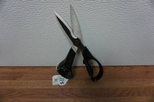 lot 115 image: Fiskars Power Shears Scissors