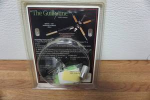 lot 65 image: Arrow Dynamic Solutions The Guillotine Fixed Blade Turkey Broad Head
