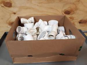 lot 527 image: NEW Box of 1-12 to 3 Sch40 Pipe Fittings - Mostly Wyes
