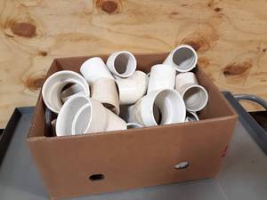 lot 529 image: NEW Box of 2 & 4 Sch40 Pipe Fittings - 4 Street Elbows
