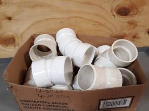 lot 530 image: NEW Box of Assorted 3 Sch40 Elbows