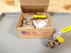 lot 471 image: NEW Lot of 3 Apollo 1 Brass Ball Valves - NPT Threaded Connection