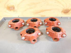 lot 578 image: NEW Lot of 5 Victaulic 2-12 Mechanical T Outlets