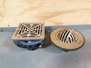 lot 584 image: NEW Lot of 2 Brass Drain Assemblies