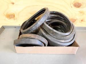 lot 589 image: NEW Box Lot of Victaulic 6 & 8 Gaskets
