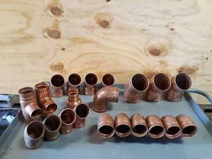 lot 607 image: NEW Lot of 21 Groove Type Victaulic Copper Fittings 2-12 to 4