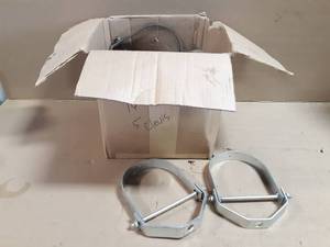 lot 621 image: NEW Lot of 16 5 Pipe Clevises