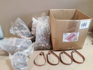 lot 631 image: Large Box of Mostly 2-12, 3 & 4 CT Loop Hangers