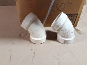 lot 644 image: Box of Approx. 50 60° DWV 2 PVC Fittings