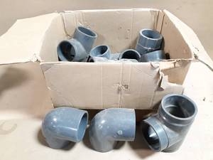 lot 653 image: Box of 16 Spears 3 Sch80 PVC Elbows, Adapters and Tees