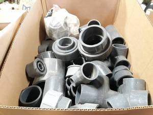 lot 664 image: Large Box of Assorted Sch80 PVC Pipe Fittings 1-12 up to 4