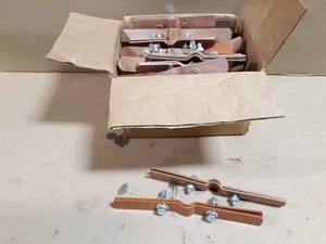 lot 666 image: NEW Lot of 55 34 Copper Tube Riser Clamps